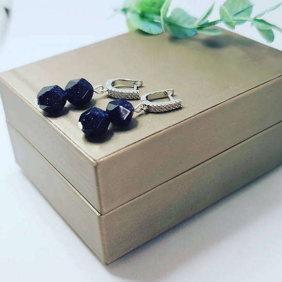 Blue Goldstone Zirconia earring - Picture 2 of 3